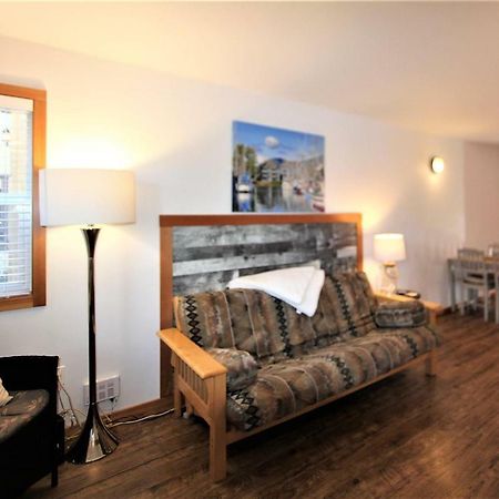 Kingfisher Cottage By Natural Elements Vacation Rentals Ucluelet Exterior photo